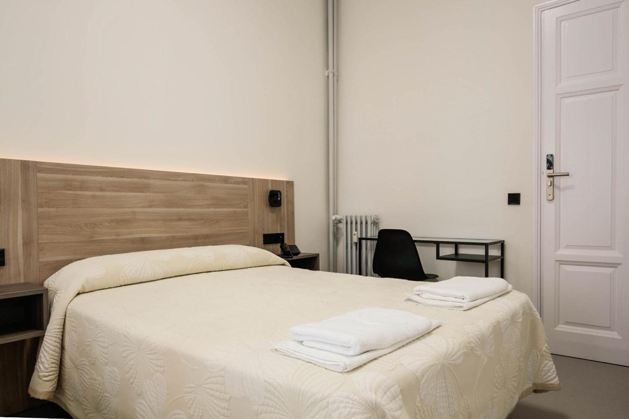 Hostal Excelsior Madrid Luaran gambar