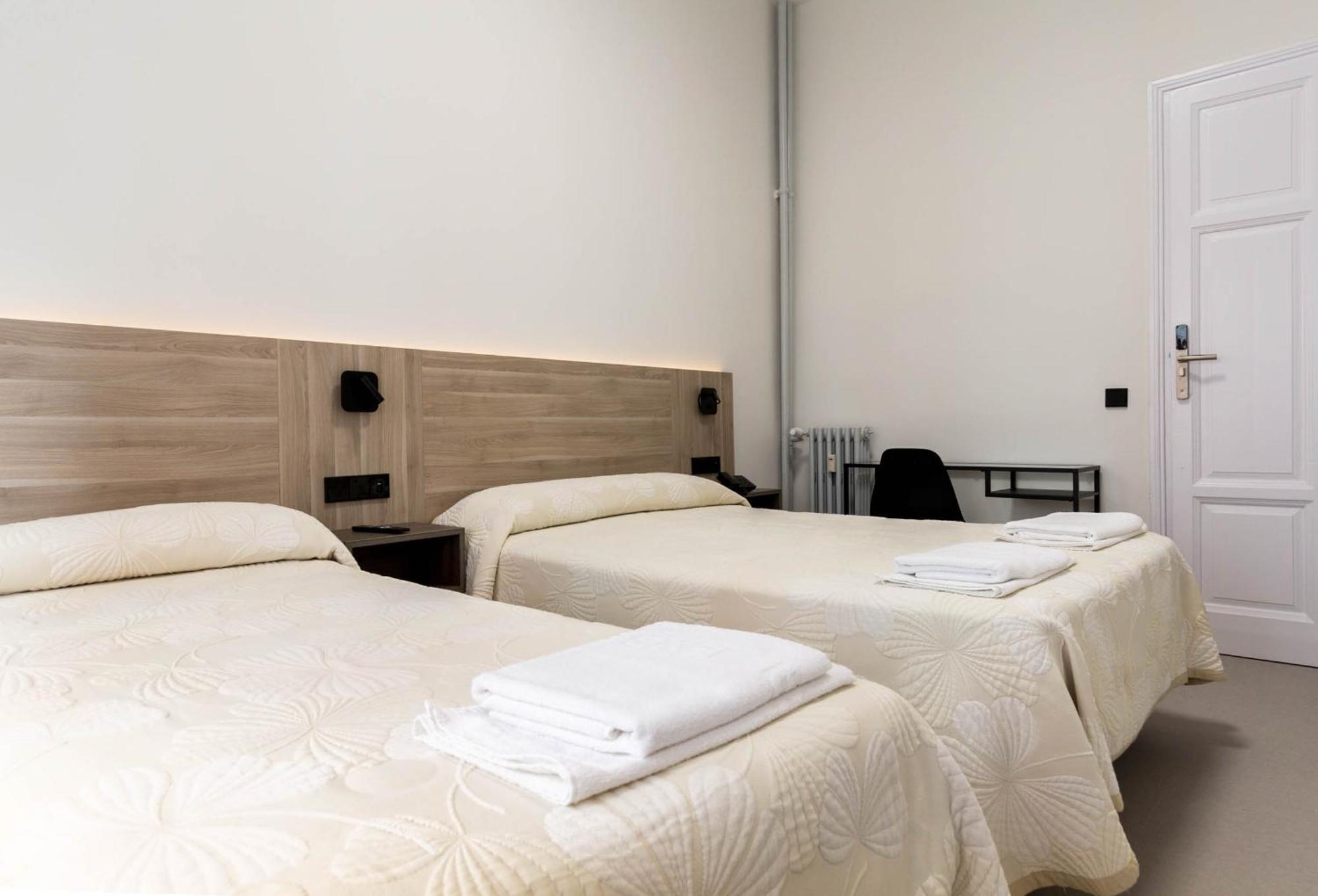 Hostal Excelsior Madrid Luaran gambar