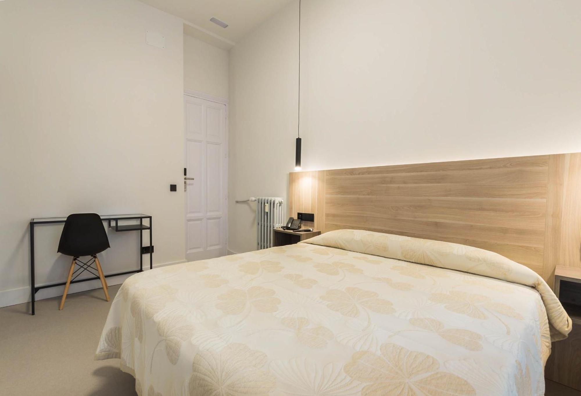 Hostal Excelsior Madrid Luaran gambar
