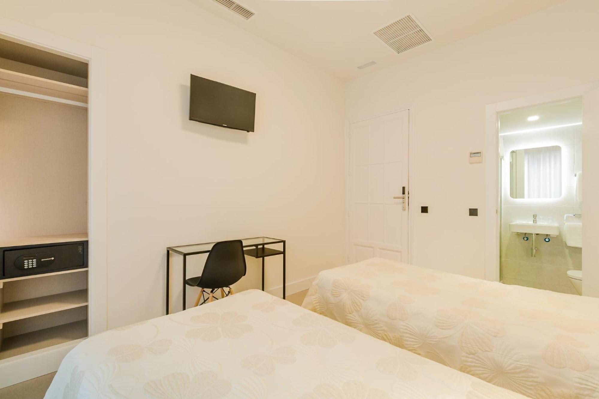 Hostal Excelsior Madrid Luaran gambar