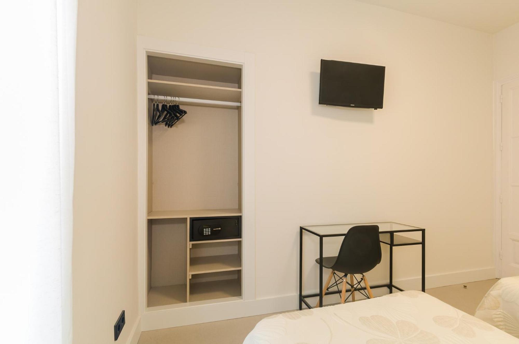 Hostal Excelsior Madrid Luaran gambar